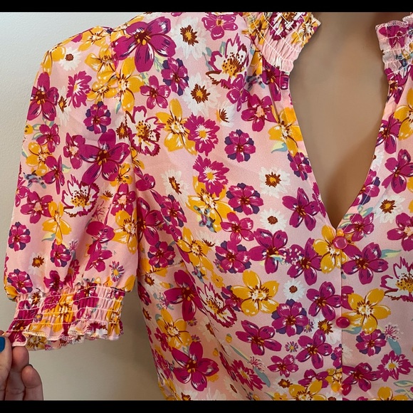 A… love story floral baby doll top blouse puff sleeve smocked new - Picture 4 of 16